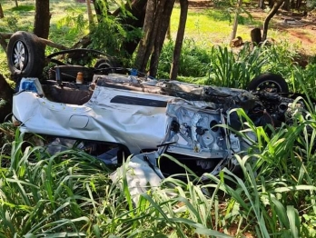 foto de Batida entre três carros na PR-317 deixa uma pessoa morta e três feridas, em Iguaraçu