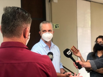 foto de Vacinação da Covid-19 começa nesta quarta, 20, de acordo com o Ministério da Saúde, em Maringá