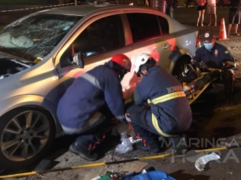 foto de Motorista é socorrido inconsciente após bater carro contra mureta de concreto, em Maringá