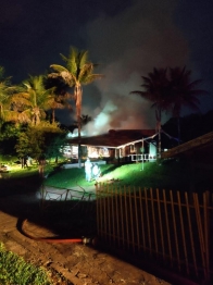 foto de Incêndio destrói parte de boate na Vila Operária, em Maringá