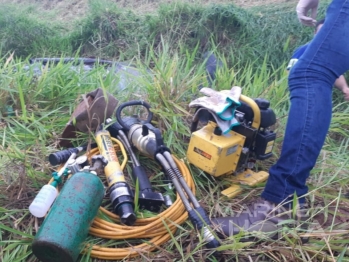 foto de Capotamento entre o Distrito de Iguatemi e a cidade Mandaguaçu deixa quatro pessoas feridas