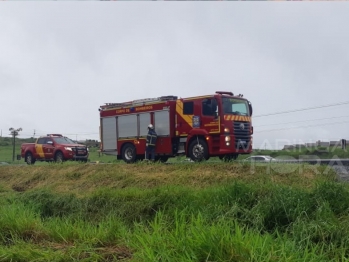 foto de Capotamento entre o Distrito de Iguatemi e a cidade Mandaguaçu deixa quatro pessoas feridas