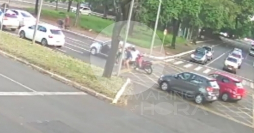 Homem é agredido com golpes de capacete durante briga de trânsito em Maringá; Vídeo