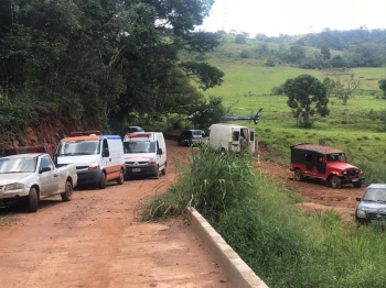 foto de Após queda de cachoeira de 40 metros, dois jovens morrem, em Faxinal