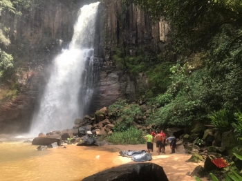 foto de Após queda de cachoeira de 40 metros, dois jovens morrem, em Faxinal