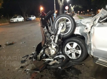 foto de Acidente entre moto e caminhonete deixa jovem ferido em Maringá