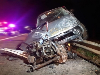 foto de Homem capota carro na rodovia entre Maringá e Iguatemi 