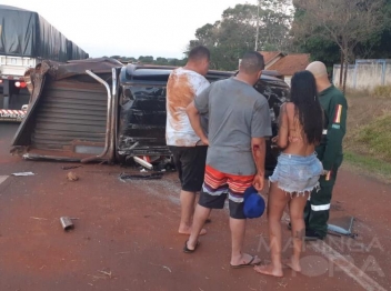 foto de Capotamento entre o Distrito de Iguatemi e Mandaguaçu deixa uma pessoa ferida