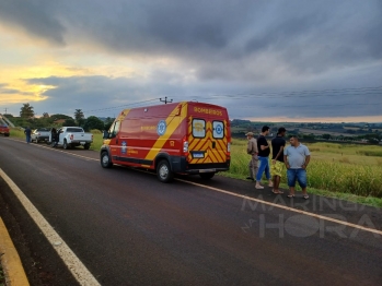 foto de Carro cai em ribanceira e duas pessoas ficam feridas na BR-376