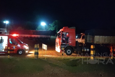 foto de Criança é socorrida após cair de cabine de carreta estacionada