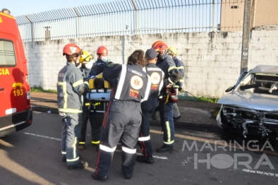 foto de Acidente grave na Avenida Horácio Raccanello Filho deixa duas pessoas feridas em Maringá