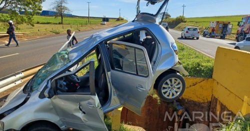 Colisão traseira entre carro e caminhão deixa mulher ferida na BR-376