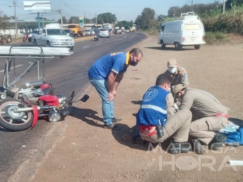 foto de Motociclista sofre uma fratura de punho, além de uma laceração na perna em acidente no Contorno Sul de Maringá