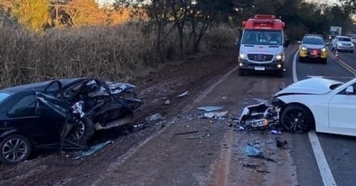 Motorista fica gravemente ferido em colisão frontal na PR-323