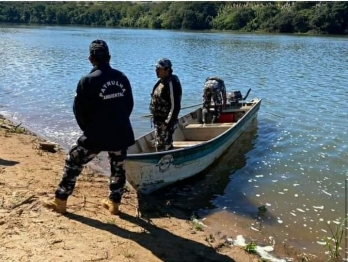 foto de Cinco pessoas são encontradas mortas e uma criança segue desaparecida após naufrágio de embarcação no Rio