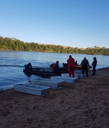 foto de Cinco pessoas são encontradas mortas e uma criança segue desaparecida após naufrágio de embarcação no Rio