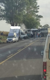 foto de Colisão entre carreta e caminhão deixa uma pessoa morta na PR-323