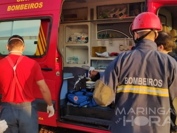 foto de Colisão traseira entre caminhões deixa motorista ferido na PR-323