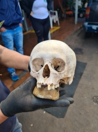 foto de Crânio humano é encontrado dentro de saco no lixo no Norte do Paraná