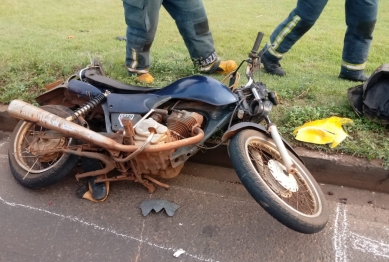 foto de Motociclista atropelado por caminhão no Contorno Sul de Maringá, morre no hospital