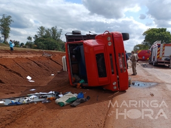 foto de Acidente entre picape e caminhão mata motorista na rodovia PR-323