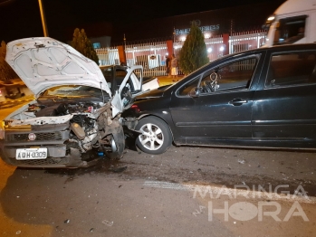 foto de Colisão envolvendo três veículos deixa uma pessoa inconsciente em Maringá