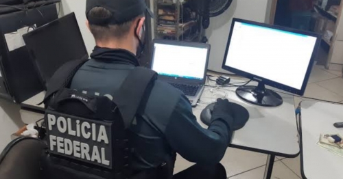 Homem é preso pela Polícia Federal de Maringá por armazenar pornografia infantil