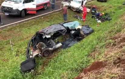 foto de Seis pessoas morrem após batida entre dois carros no Paraná