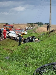 foto de Seis pessoas morrem após batida entre dois carros no Paraná