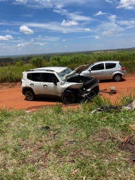 foto de Colisão frontal envolvendo dois veículos na PR-317, deixa duas pessoas feridas na região