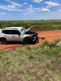 foto de Colisão frontal envolvendo dois veículos na PR-317, deixa duas pessoas feridas na região