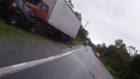 foto de Quatro pessoas morrem em trágico acidente envolvendo veículo com placas de Maringá 