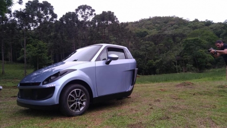 foto de Rodada de negócios na Prefeitura de Maringá apresenta carro elétrico que deverá ser fabricado no PR