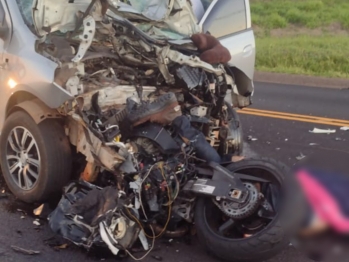 foto de Jovem morre ao colidir com moto de alta cilindrada em carro na região