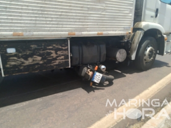 foto de Motociclista é atropelado por caminhão e morre na divisa de Maringá com Sarandi