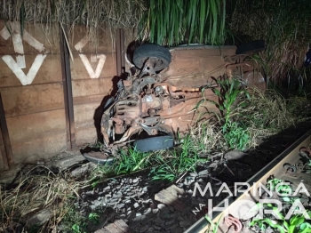 foto de Homem cai do viaduto com carro e morre em Maringá