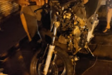 foto de Colisão frontal entre carro e moto mata mulher em Sarandi