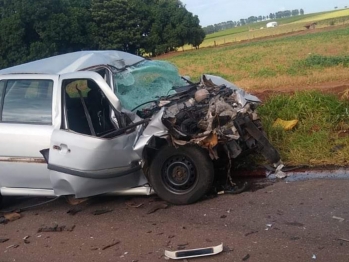 foto de Motorista morre após bater de frente com caminhão na região