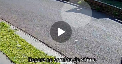 Vídeo monstra momento em que caminhoneiro é atropelado por ônibus em Maringá