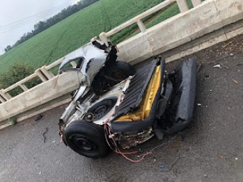 foto de Jovem morre depois de sofrer trágico acidente e ter carro despedaçado no Paraná