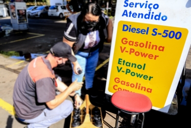 foto de Procon de Maringá vistoria postos e coleta amostras de combustíveis