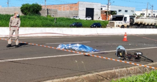 Veículo atropela, mata ciclista e foge do local no Contorno Norte em Maringá