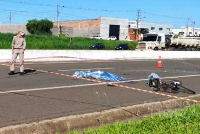 foto de Vídeo mostra momento em que ciclista é atropelado e morto por carreta no Contorno Norte em Maringá