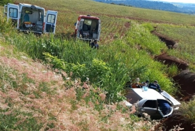 foto de Acidente com veículo que tem placas de Maringá termina em duas mortes e deixa uma pessoa em estado grave na região