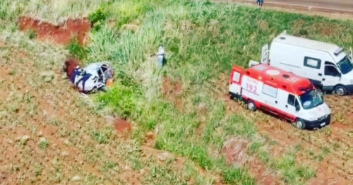 Acidente com veículo que tem placas de Maringá termina em duas mortes e deixa uma pessoa em estado grave na região