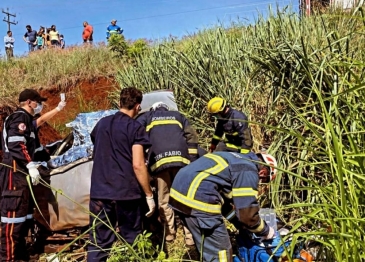 foto de Vítimas de acidente que terminou em duas mortes e uma pessoa gravemente ferida na região foram identificadas