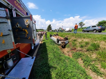 foto de Capotamento de carro na BR-376 termina com mulher ferida nas proximidades de Maringá