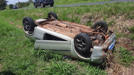 foto de Capotamento de carro na BR-376 termina com mulher ferida nas proximidades de Maringá