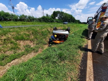 foto de Capotamento de carro na BR-376 termina com mulher ferida nas proximidades de Maringá