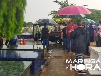 foto de Sepultamento do corpo de Policial Militar de Maringá é marcado por muita tristeza